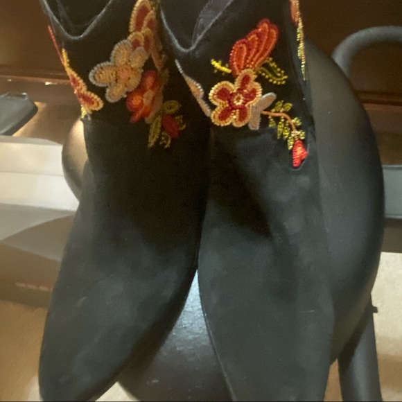 HP!!! 🎈Anthropologie Floral Western Boots Beaded Embellished Black Suede 41/10 - Picture 4 of 8